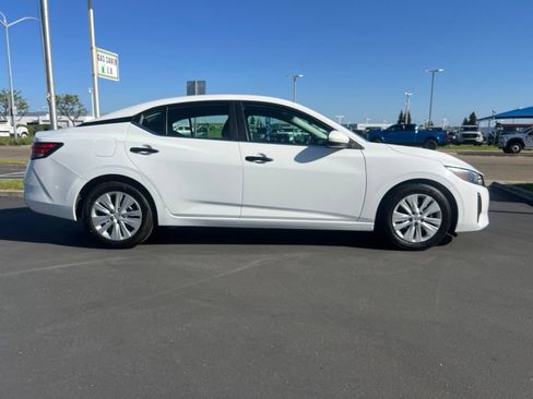 Used 2025 Nissan Sentra S FWD image 15
