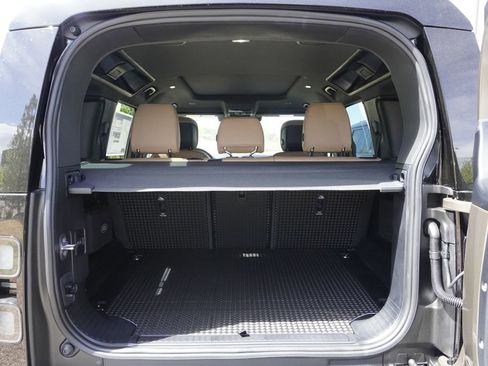 New 2026 Land Rover Defender 110 X-Dynamic SE AWD/4WD image 31