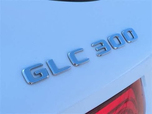 Used 2018 Mercedes-Benz GLC 300 4MATIC image 13