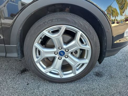 Used 2019 Ford Escape Titanium AWD/4WD image 6