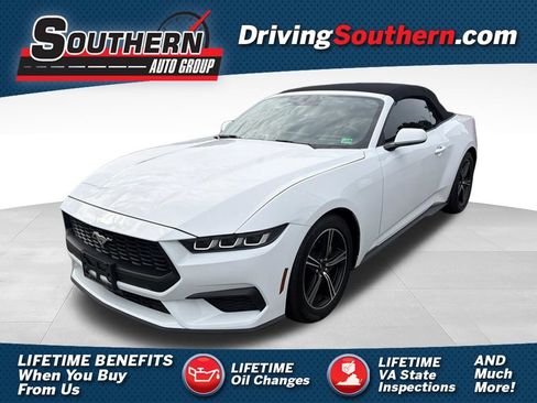 Used 2024 Ford Mustang Convertible RWD image 1