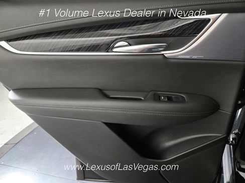 Used 2024 Cadillac XT6 Premium Luxury w/ Technology Package FWD image 20