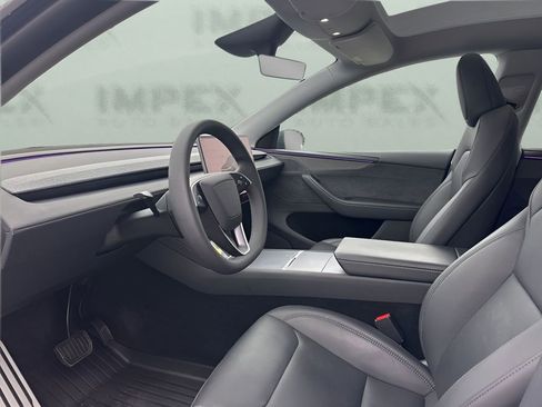 Used 2026 Tesla Model Y Long Range image 9