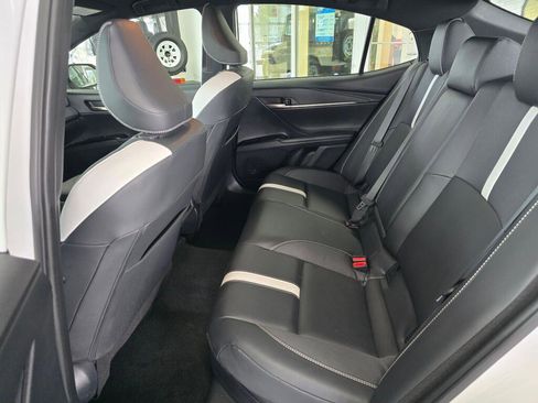 Used 2025 Toyota Camry SE image 39