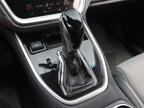 Used 2020 Subaru Outback Limited w/ Popular Package #2 AWD/4WD image 29