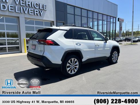 Used 2020 Toyota RAV4 Limited AWD/4WD image 9