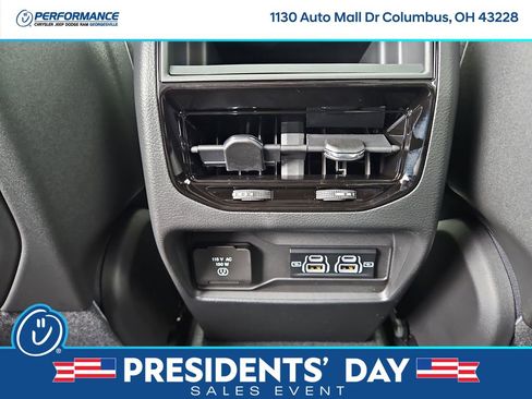 New 2025 Jeep Grand Cherokee Altitude image 15