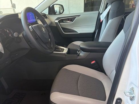 Used 2025 Toyota RAV4 XLE w/ Convenience Package FWD image 11