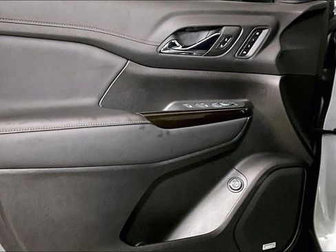 Used 2023 GMC Acadia AT4 w/ Technology Package image 23