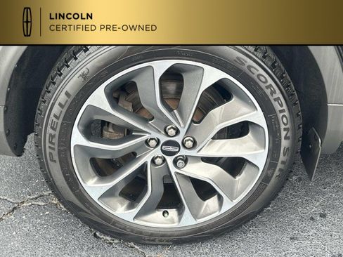 Certified 2021 Lincoln Nautilus Reserve w/ Cargo Utility Package AWD/4WD image 17
