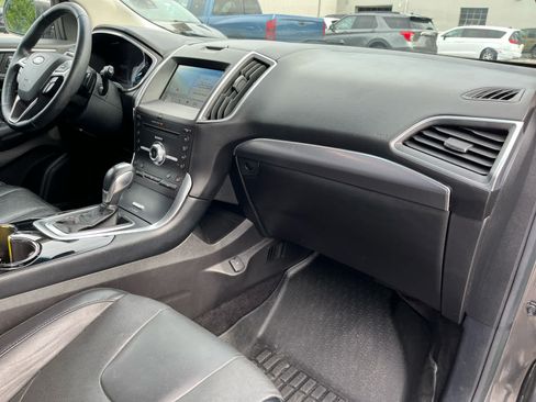 Used 2017 Ford Edge Titanium w/ Equipment Group 301A AWD/4WD image 35