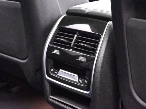 Used 2024 BMW X7 xDrive40i w/ Premium Package AWD/4WD image 24