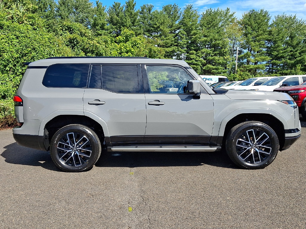 Used 2024 Lexus GX 550 w/ Accessory Package (2T) AWD/4WD image 7