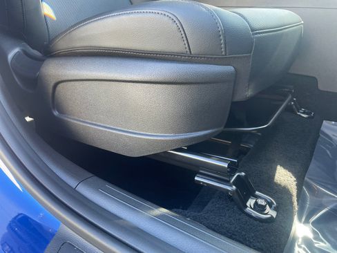 Used 2025 Kia Sportage EX image 29