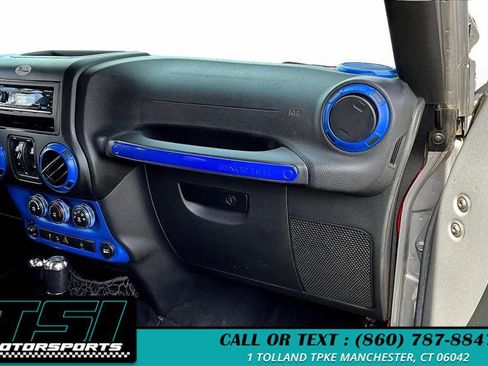 Used 2018 Jeep Wrangler Unlimited Sahara image 17