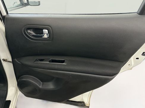 Used 2011 Nissan Rogue S image 29