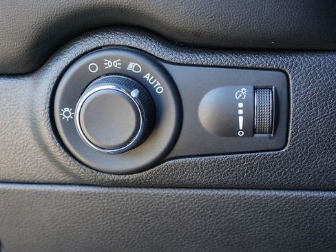 Used 2024 Dodge Durango GT image 24