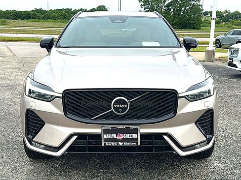 Used 2026 Volvo XC60 B5 Plus w/ Protection Package Premier AWD/4WD image 11