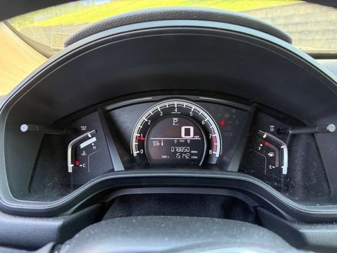 Used 2018 Honda CR-V LX image 10