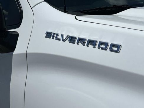 Used 2022 Chevrolet Silverado 1500 Custom w/ Safety Confidence Package AWD/4WD image 9