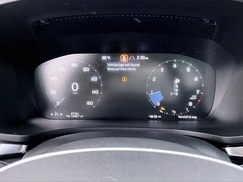 Used 2020 Volvo V60 T5 Cross Country image 12