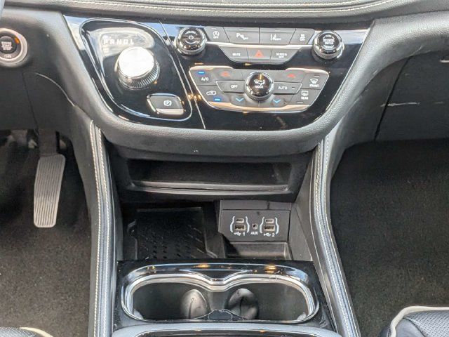 Used 2025 Chrysler Pacifica Limited FWD image 20