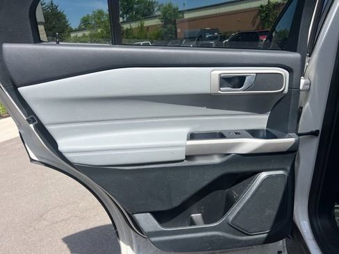 Used 2023 Ford Explorer XLT w/ Equipment Group 202A AWD/4WD image 16