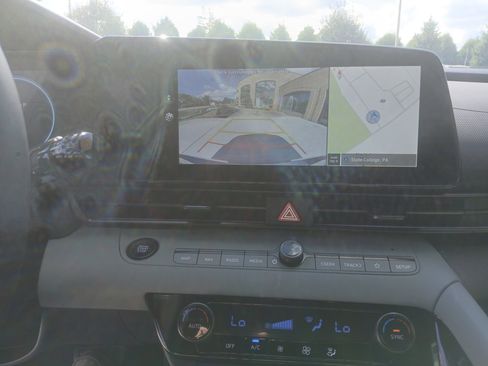 New 2025 Hyundai Elantra Limited image 26