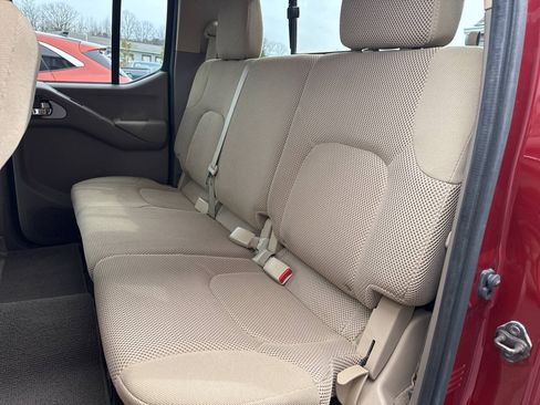 Used 2014 Nissan Frontier SV w/ SV Value Truck Package AWD/4WD image 16