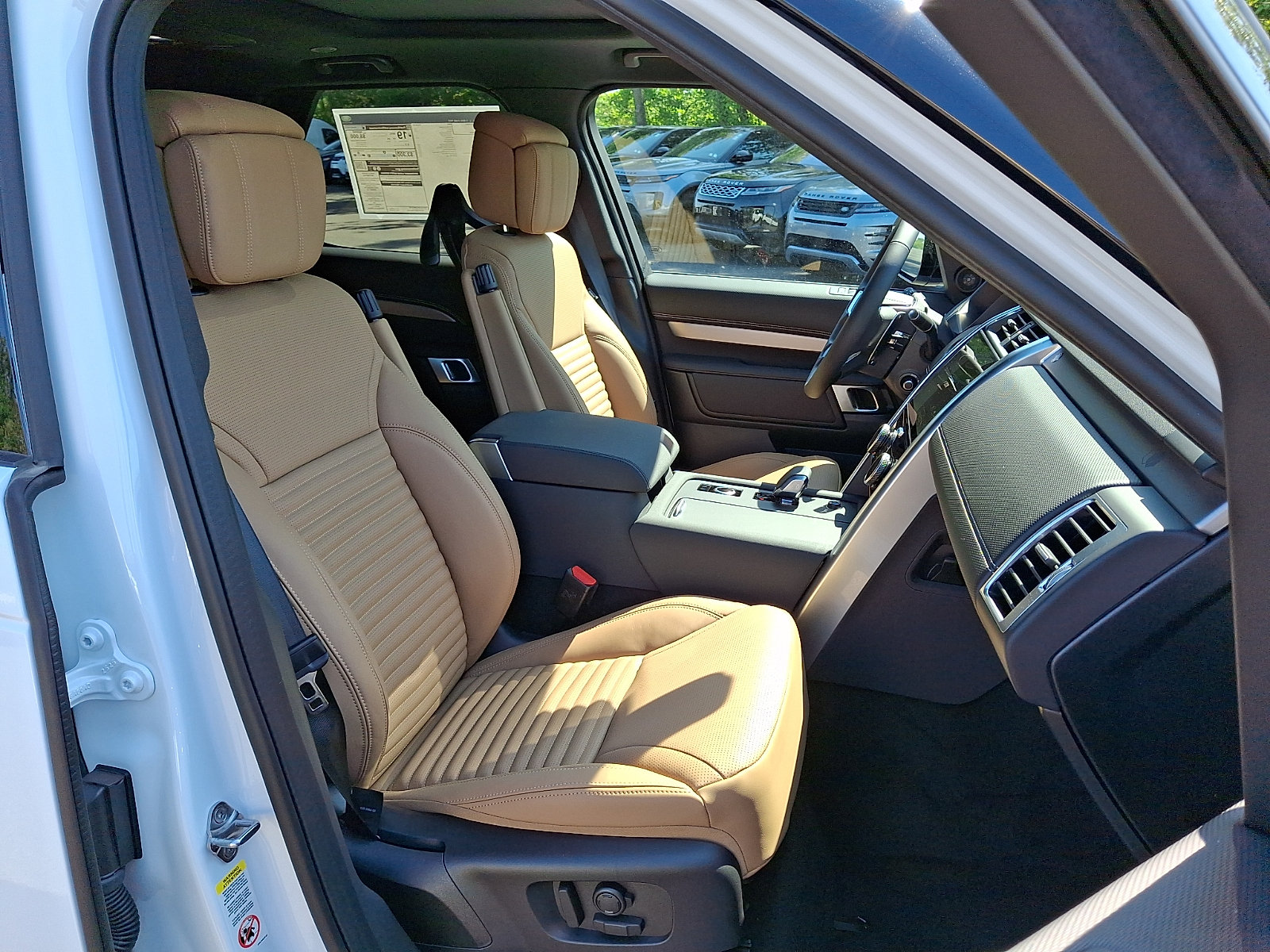 New 2026 Land Rover Discovery Limited Edition AWD/4WD image 3