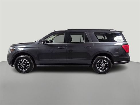 Used 2024 Ford Expedition Max XLT image 2