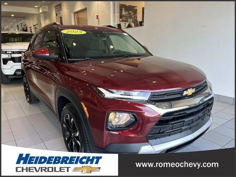 Used 2023 Chevrolet TrailBlazer LT FWD image 1