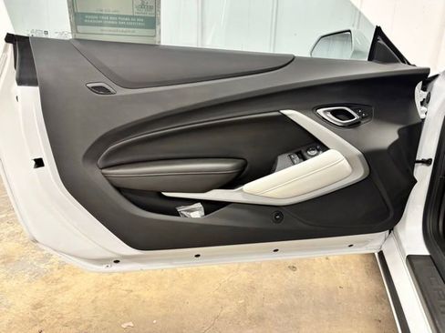 Used 2022 Chevrolet Camaro SS RWD image 17