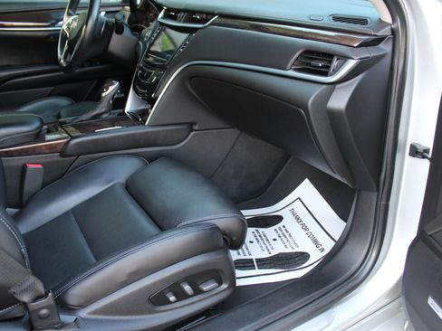 Used 2014 Cadillac XTS Luxury image 17