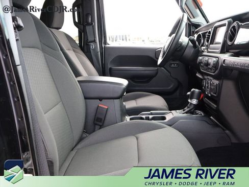 Used 2022 Jeep Wrangler Unlimited Sport AWD/4WD image 9