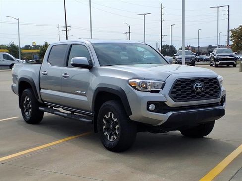 Used 2023 Toyota Tacoma TRD Off-Road w/ TRD Premium Off Road Package image 7