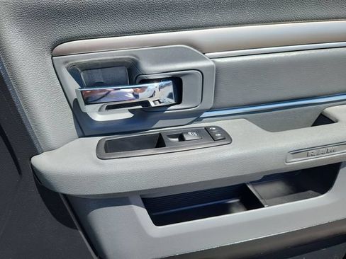Used 2016 RAM 1500 Classic SLT RWD image 14
