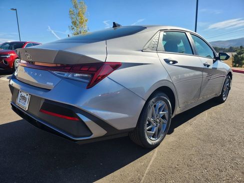 New 2026 Hyundai Elantra Blue image 4