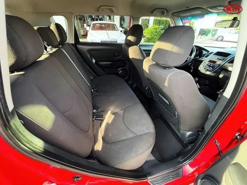 Used 2013 Kia Soul FWD image 16