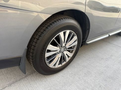 Used 2020 Nissan Pathfinder SV FWD image 5