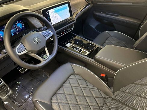 New 2025 Volkswagen Atlas SEL Premium R-Line image 9
