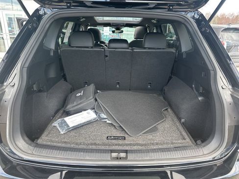 Used 2023 Volkswagen Tiguan SE R-Line AWD/4WD image 30