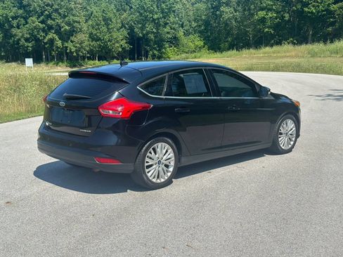 Used 2018 Ford Focus Titanium FWD image 5