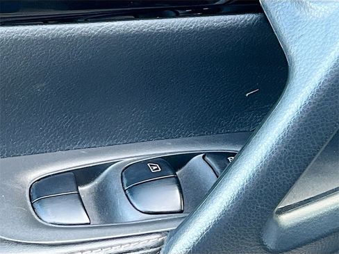 Used 2022 Nissan Rogue Sport SL image 18