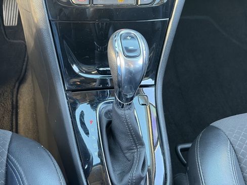 Certified 2019 Buick Encore Preferred FWD image 31