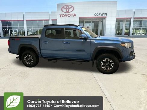 Used 2019 Toyota Tacoma TRD Off-Road image 9