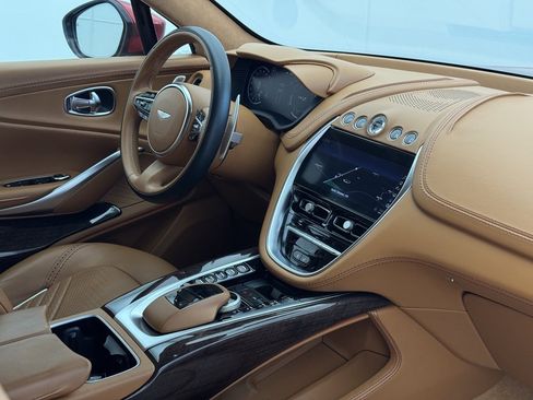 Used 2021 Aston Martin DBX image 38