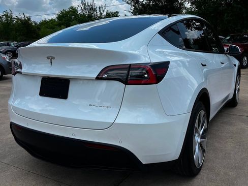 Used 2021 Tesla Model Y Long Range AWD/4WD image 8