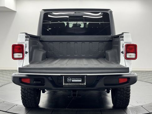 Used 2023 Jeep Gladiator Willys image 14
