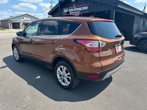 Used 2017 Ford Escape SE w/ SE Cold Weather Package FWD image 7